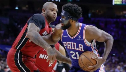 乐鱼app-76人有意3年3000万报价塔克 赛布尔等5人均被兜售